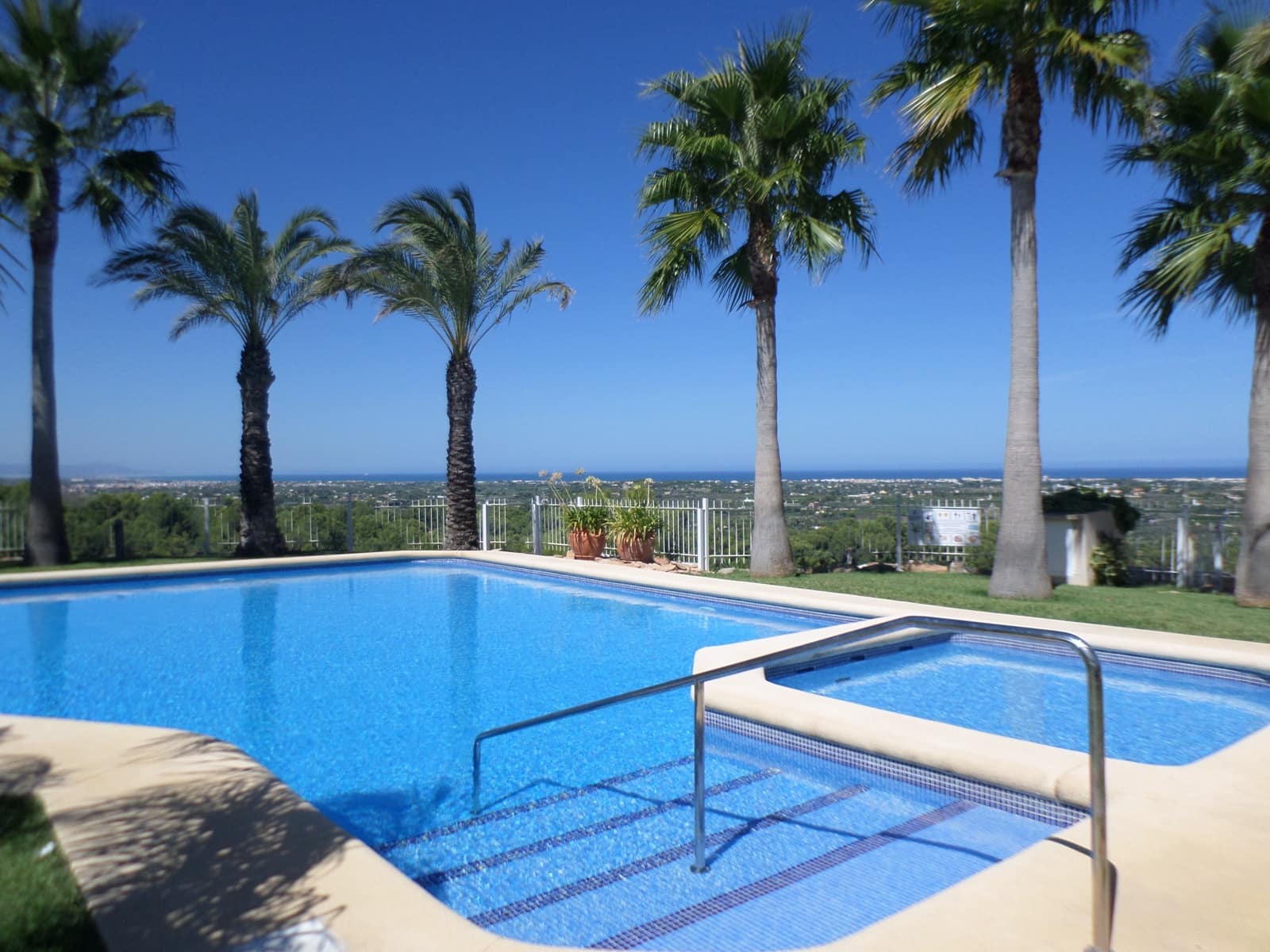 2 bedroom Penthouse for sale in Denia with pool garage - € 525,000 (Ref: 9510345)