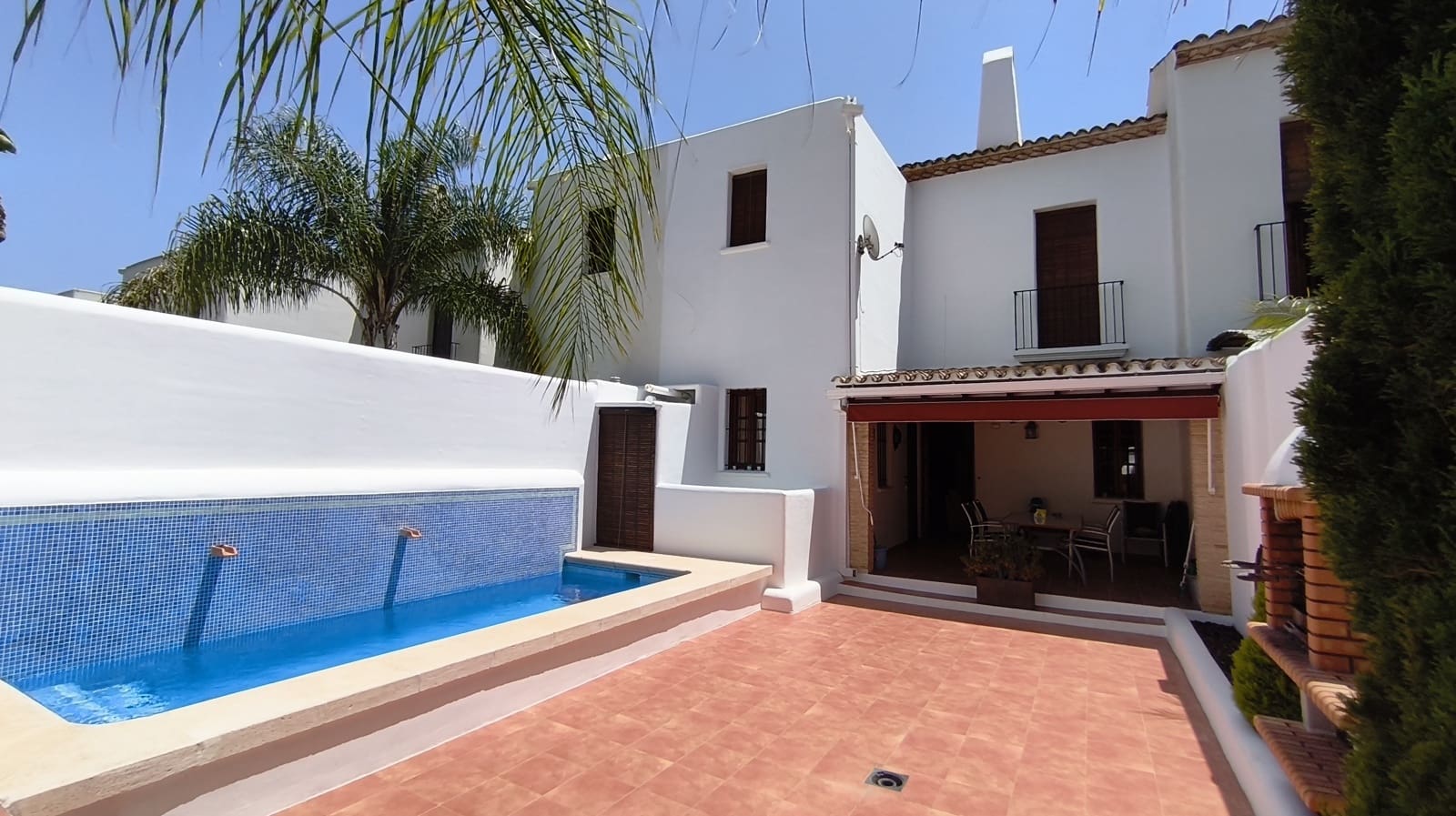4 bedroom Townhouse for sale in Denia with pool garage - € 525,000 (Ref: 9827464)