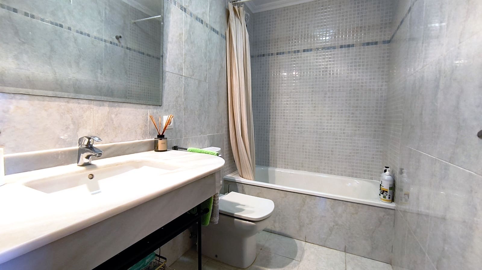2 soverom Penthouse til salgs i Denia med svømmebasseng garasje - € 240 000 (Ref: 9832210)