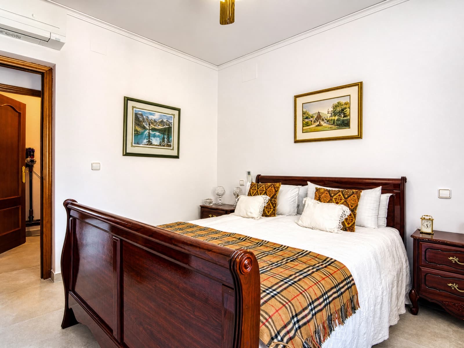 Chalet de 2 habitaciones en Dénia en venta con piscina garaje - 660.000 € (Ref: 9837706)