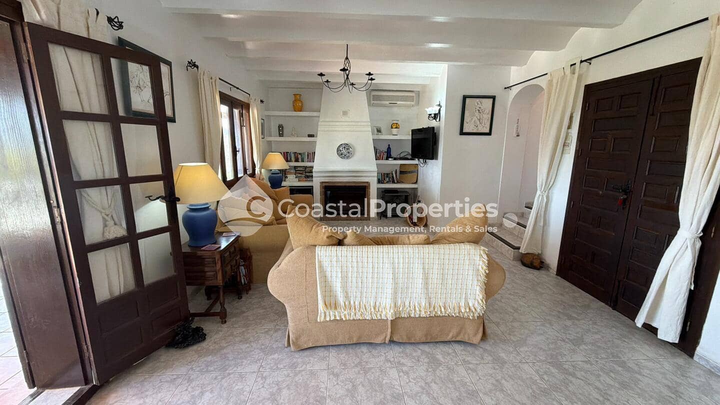 3 Zimmer Villa zu verkaufen in La Parata mit Pool - 550.000 € (Ref: 10073332)