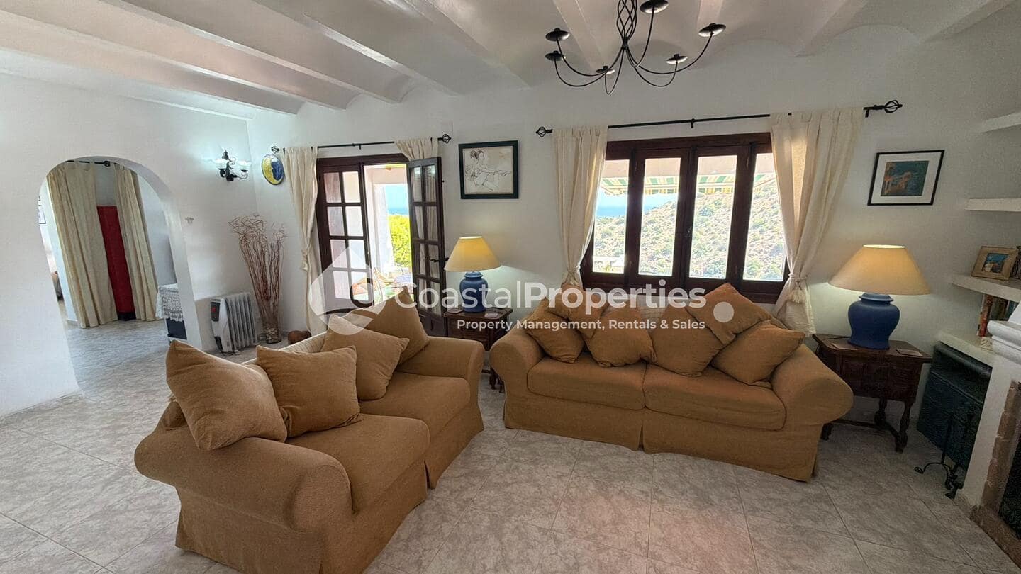 3 Zimmer Villa zu verkaufen in La Parata mit Pool - 550.000 € (Ref: 10073332)