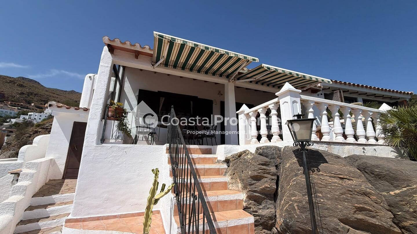 3 Zimmer Villa zu verkaufen in La Parata mit Pool - 550.000 € (Ref: 10073332)