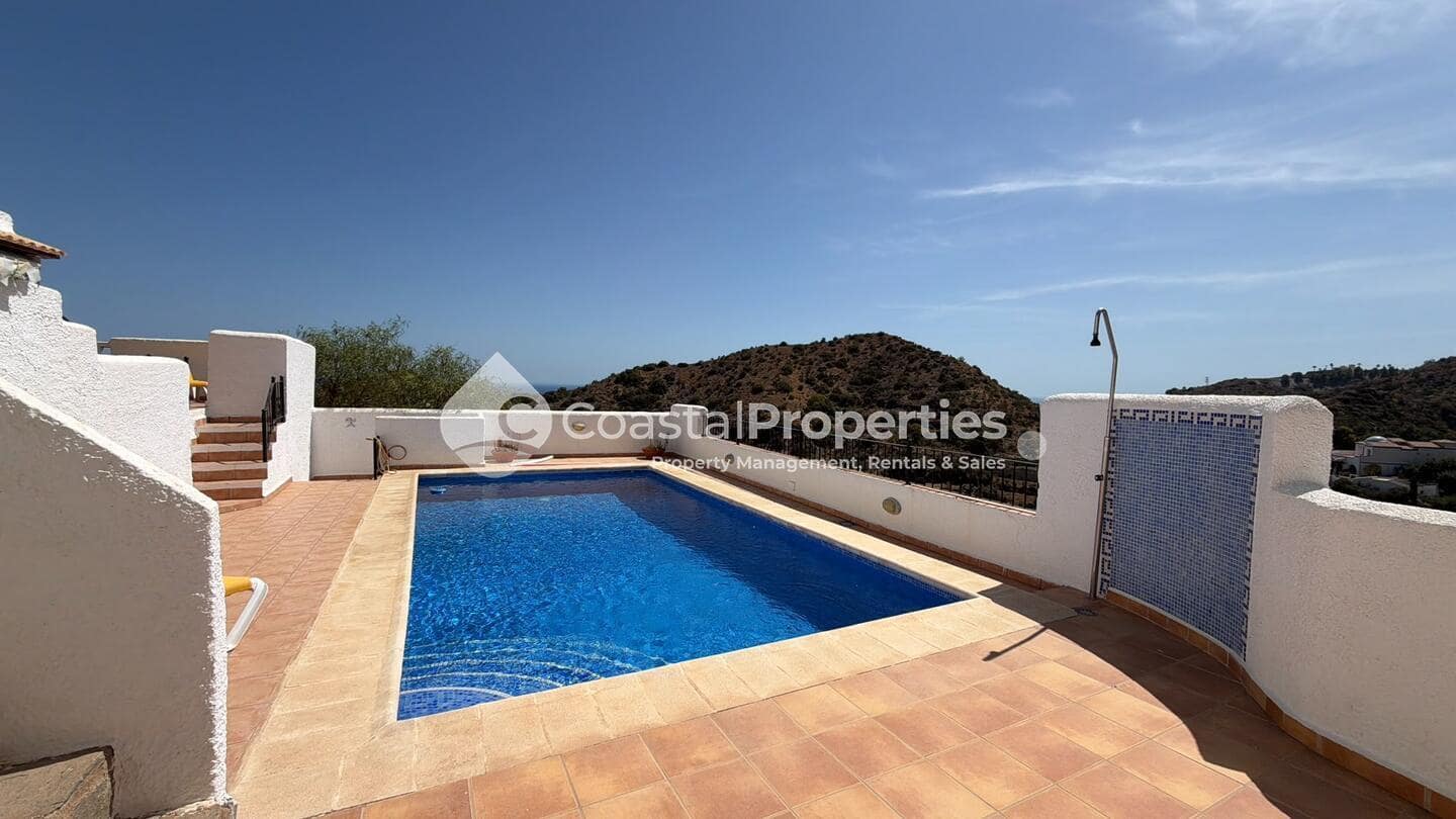 3 Zimmer Villa zu verkaufen in La Parata mit Pool - 550.000 € (Ref: 10073332)