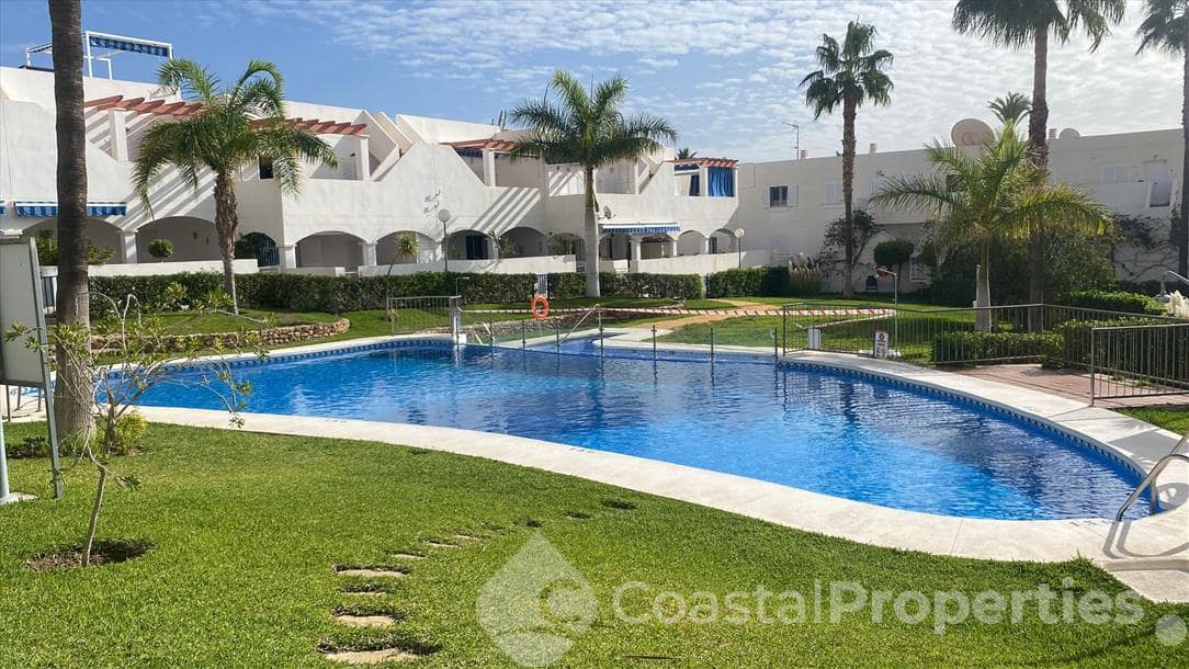 2 bedroom Apartment for holiday rental in Mojacar with pool - € 819 (Ref: 5244512)