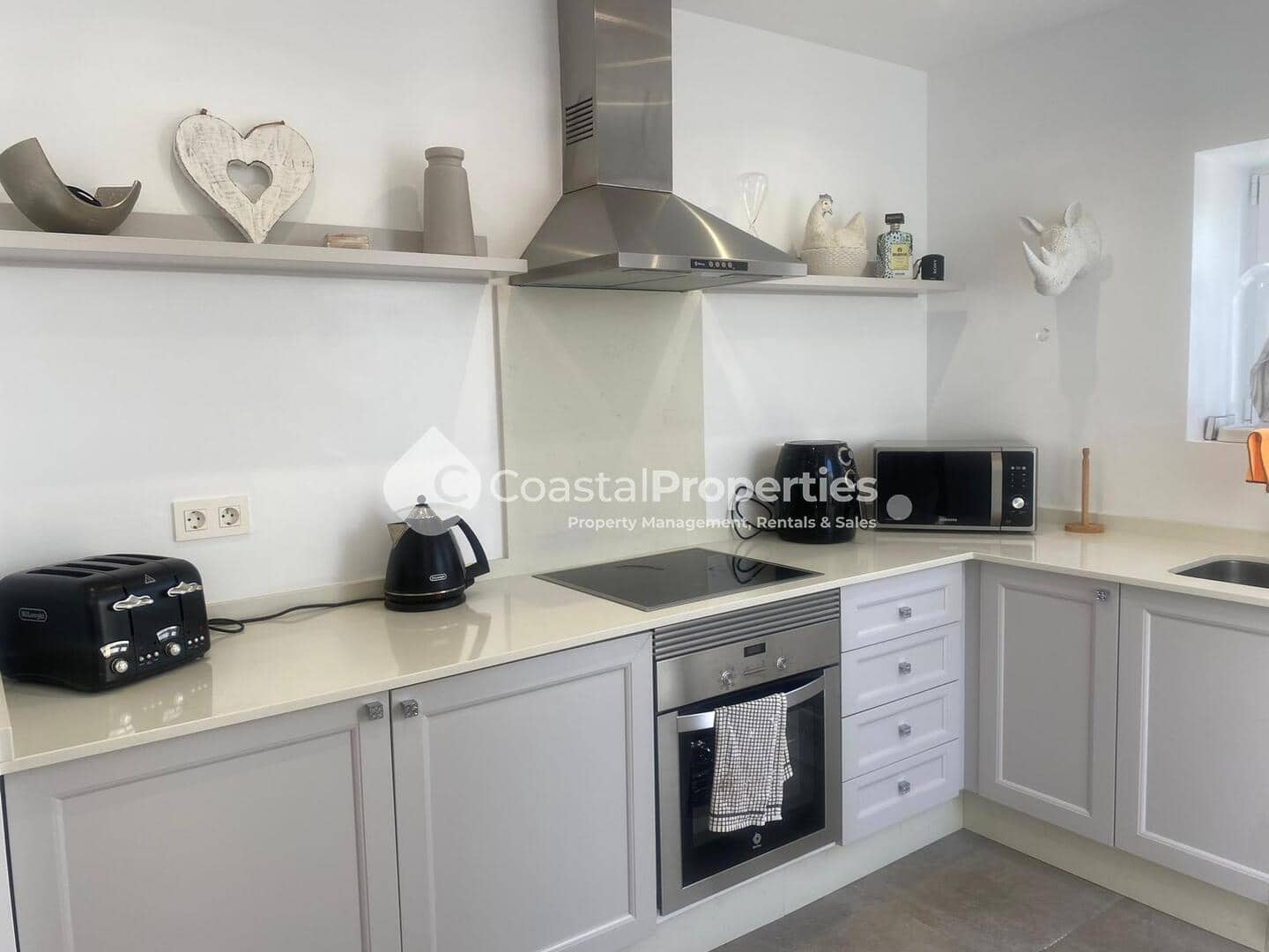 3 bedroom Villa for sale in El Cortijo Grande with pool garage - € 270,000 (Ref: 8318798)
