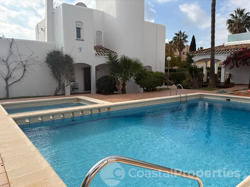 3 bedroom Villa for holiday rental in Mojacar with pool - € 1,400 (Ref: 8769054)