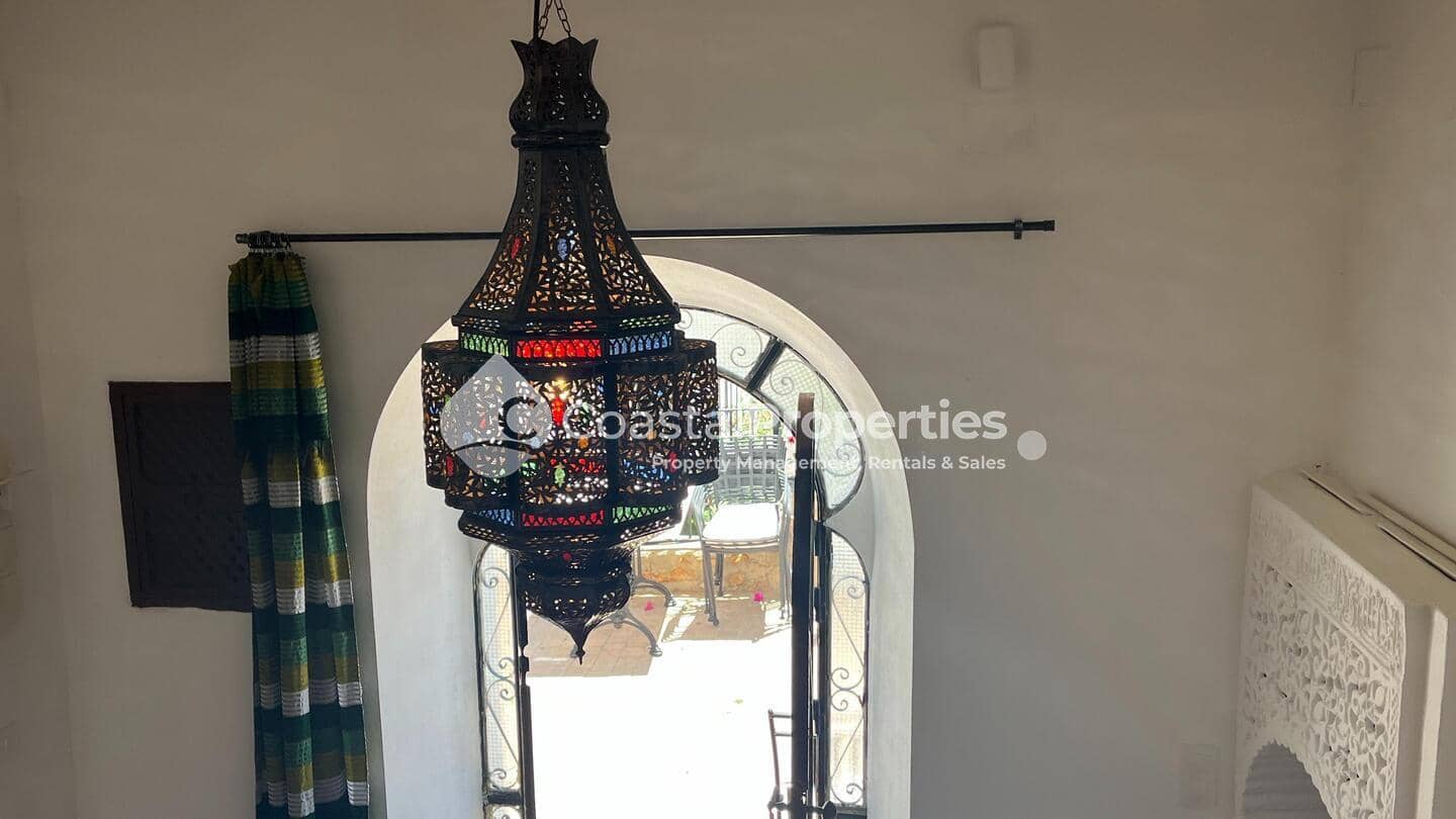 9 makuuhuone Omakotitalo myytävänä paikassa Mojacar - 350 000 € (Ref: 9449707)