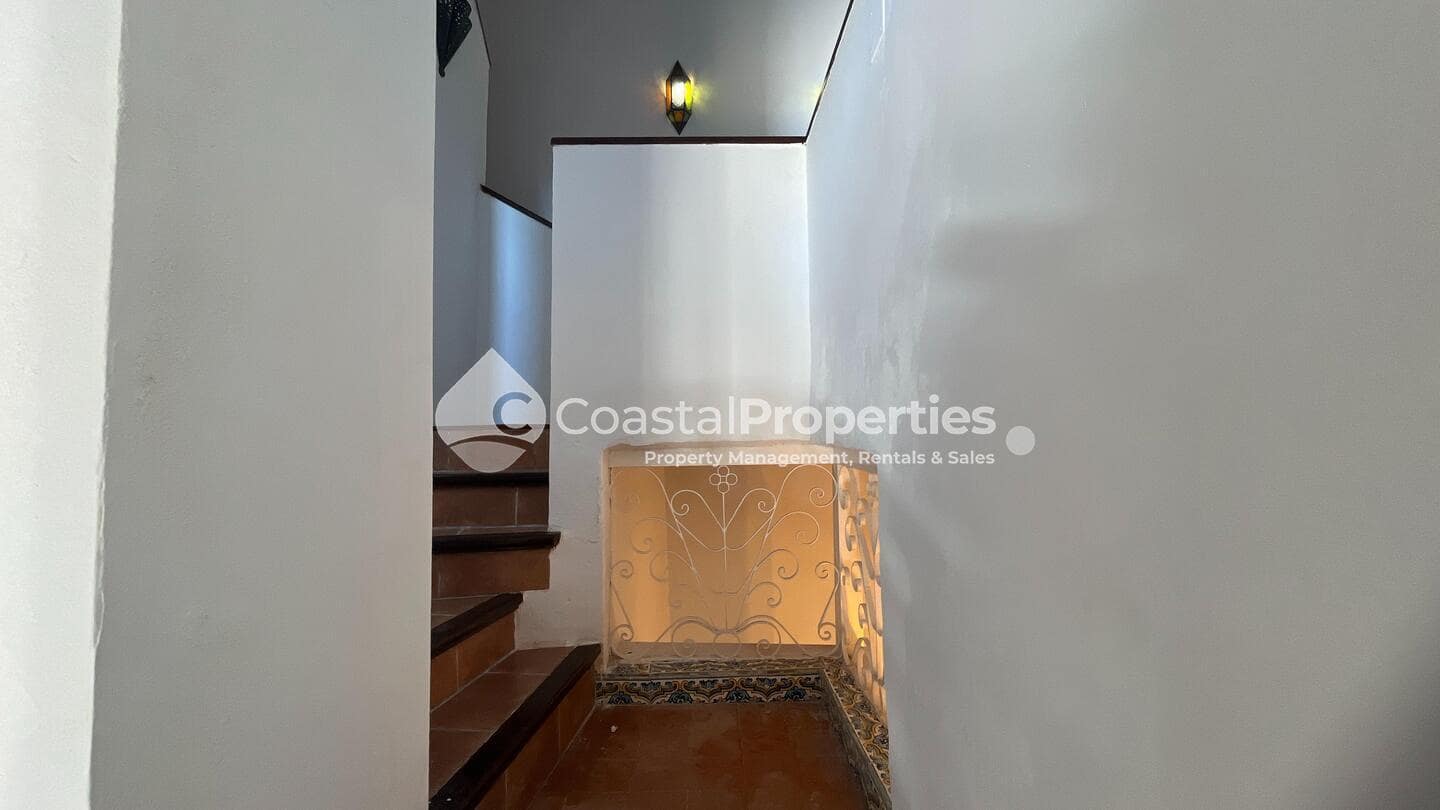 9 makuuhuone Omakotitalo myytävänä paikassa Mojacar - 350 000 € (Ref: 9449707)