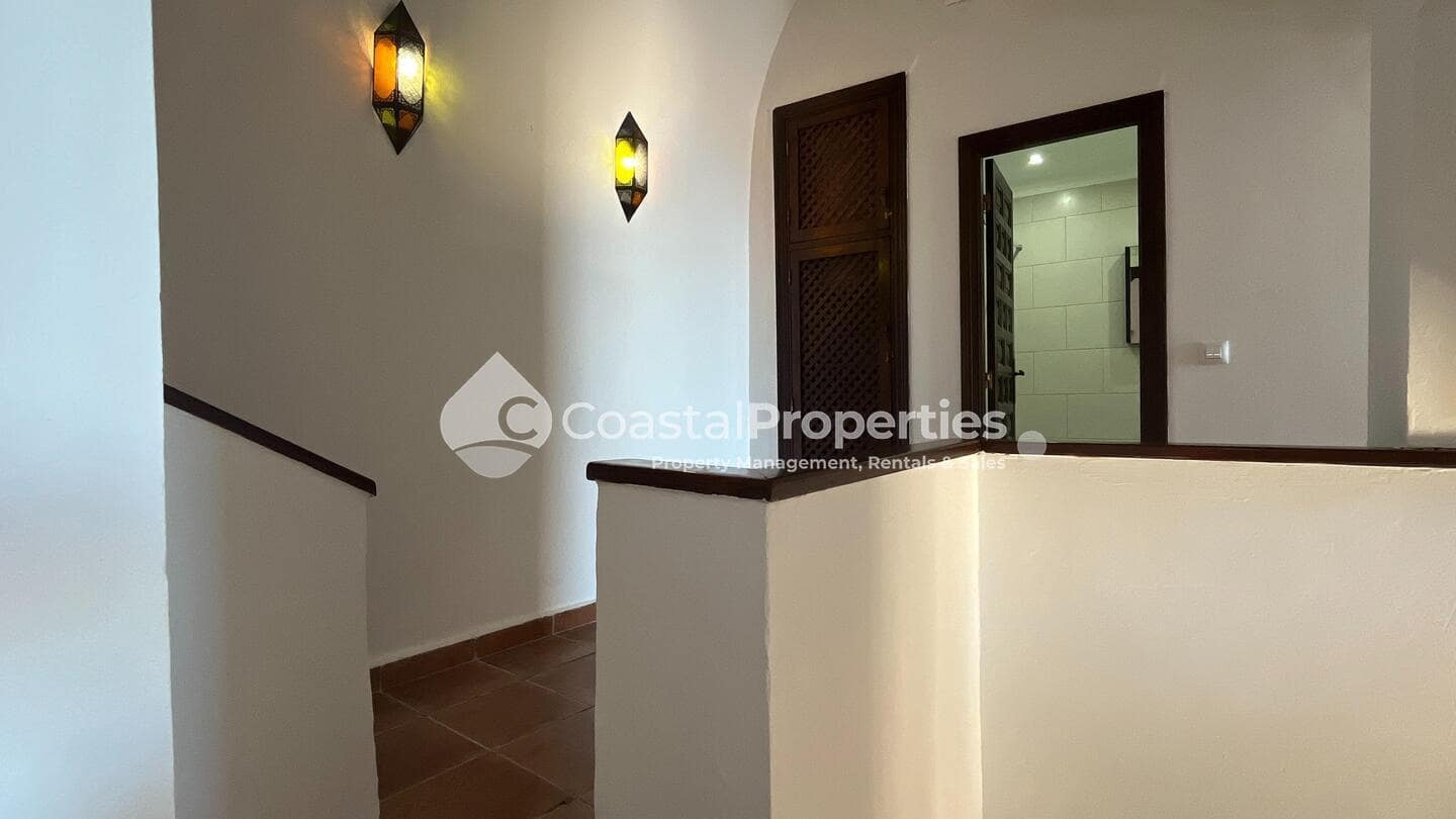 9 makuuhuone Omakotitalo myytävänä paikassa Mojacar - 350 000 € (Ref: 9449707)