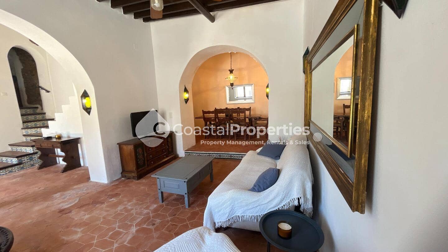 9 makuuhuone Omakotitalo myytävänä paikassa Mojacar - 350 000 € (Ref: 9449707)