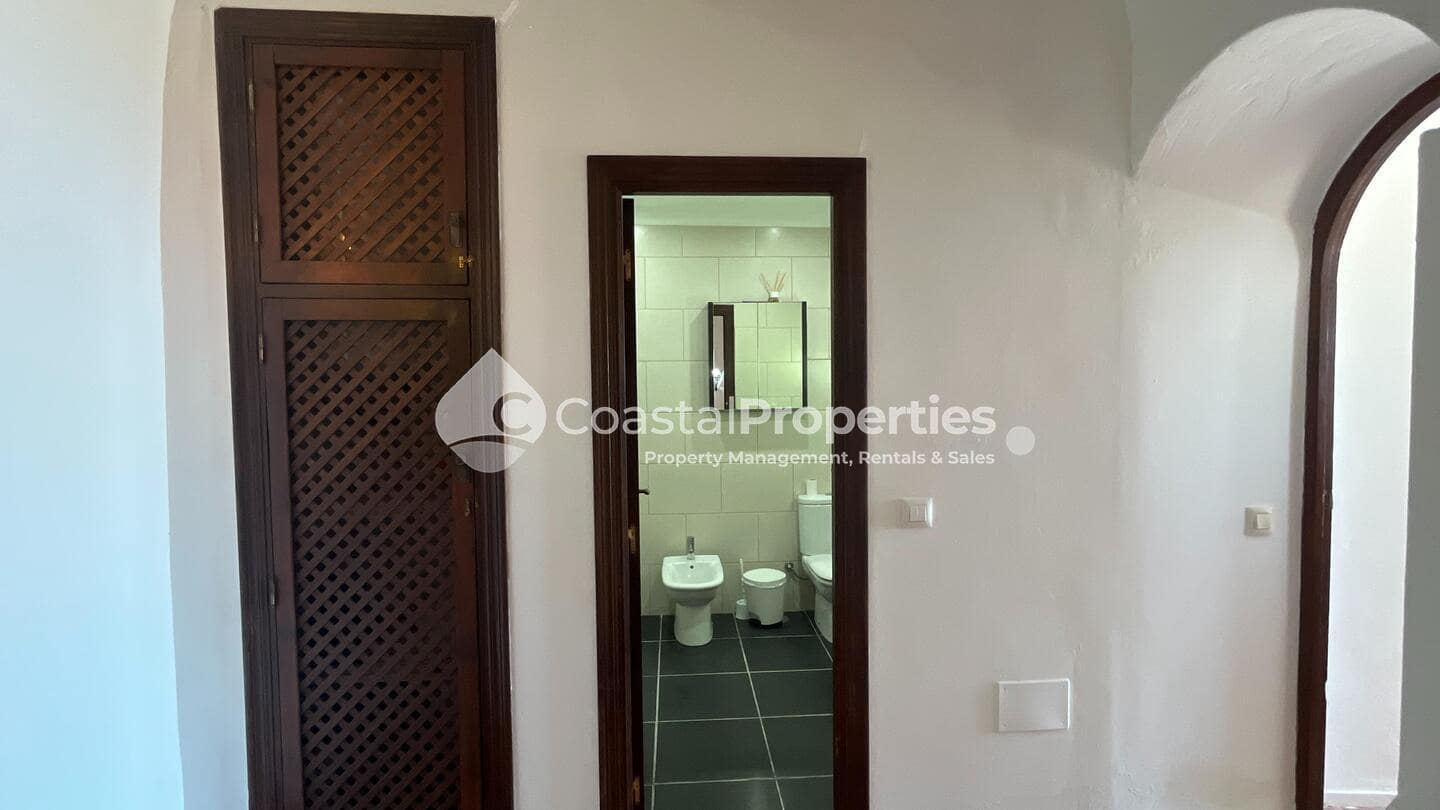 9 makuuhuone Omakotitalo myytävänä paikassa Mojacar - 350 000 € (Ref: 9449707)