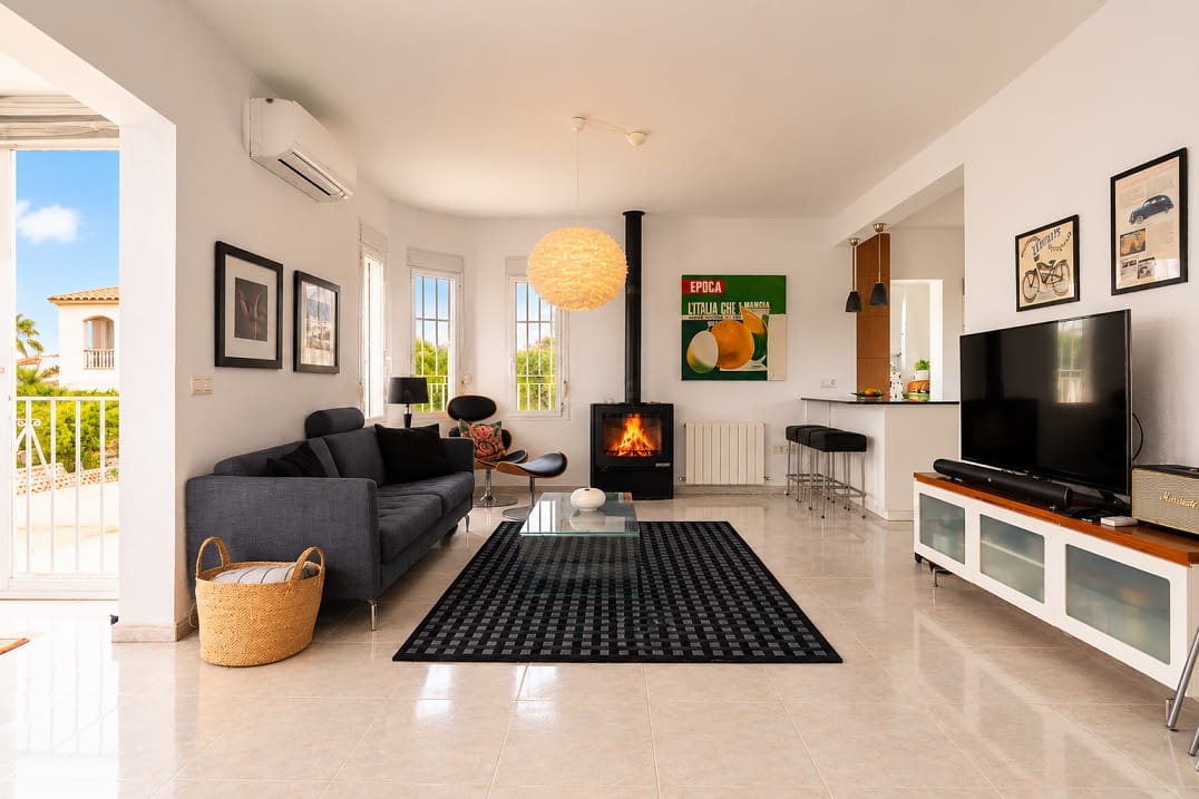 5 sypialnia Willa na sprzedaż w La Nucia z basenem garażem - 595 000 € (Ref: 10002485)