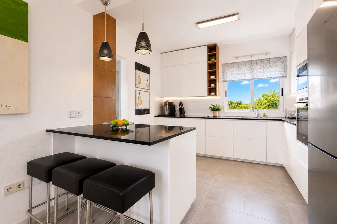 5 sypialnia Willa na sprzedaż w La Nucia z basenem garażem - 595 000 € (Ref: 10002485)