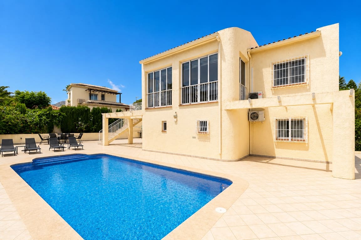 5 sypialnia Willa na sprzedaż w La Nucia z basenem garażem - 595 000 € (Ref: 10002485)