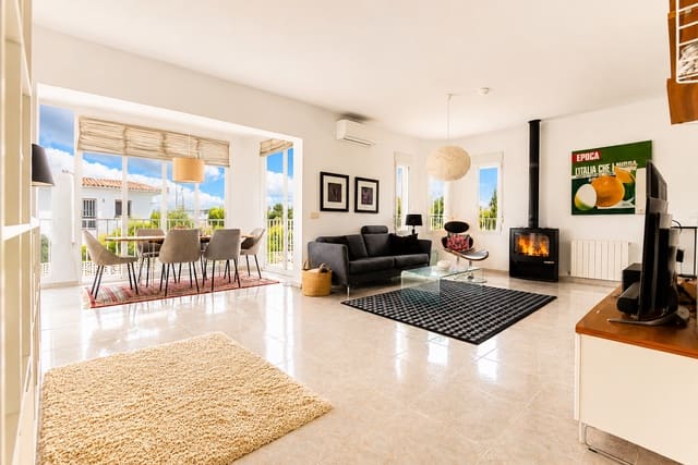 5 sypialnia Willa na sprzedaż w La Nucia z basenem garażem - 595 000 € (Ref: 10002485)