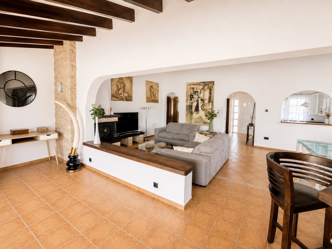 7 quarto Moradia para arrendar em La Nucia com piscina garagem - 3 800 € (Ref: 10005032)
