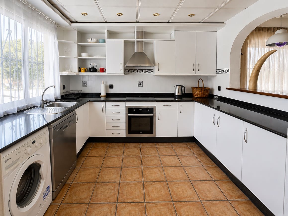 7 quarto Moradia para arrendar em La Nucia com piscina garagem - 3 800 € (Ref: 10005032)