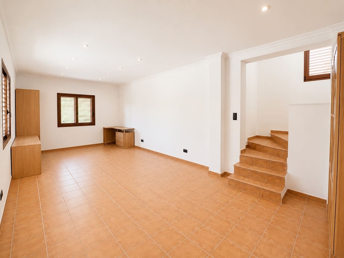 7 quarto Moradia para arrendar em La Nucia com piscina garagem - 3 800 € (Ref: 10005032)