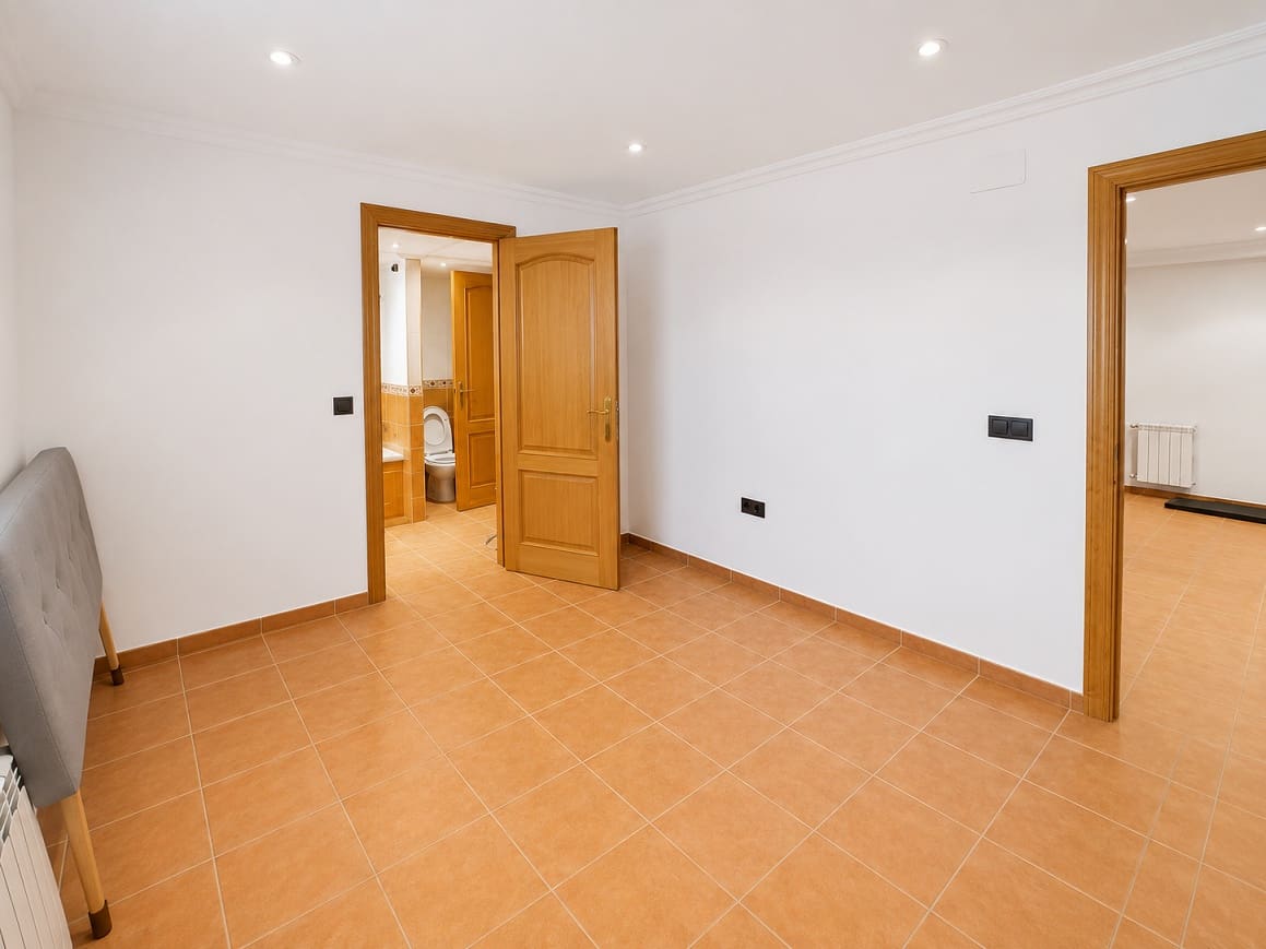 7 quarto Moradia para arrendar em La Nucia com piscina garagem - 3 800 € (Ref: 10005032)