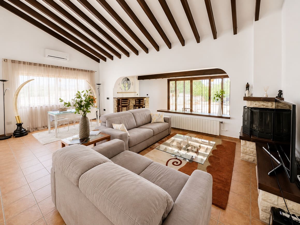 7 quarto Moradia para arrendar em La Nucia com piscina garagem - 3 800 € (Ref: 10005032)