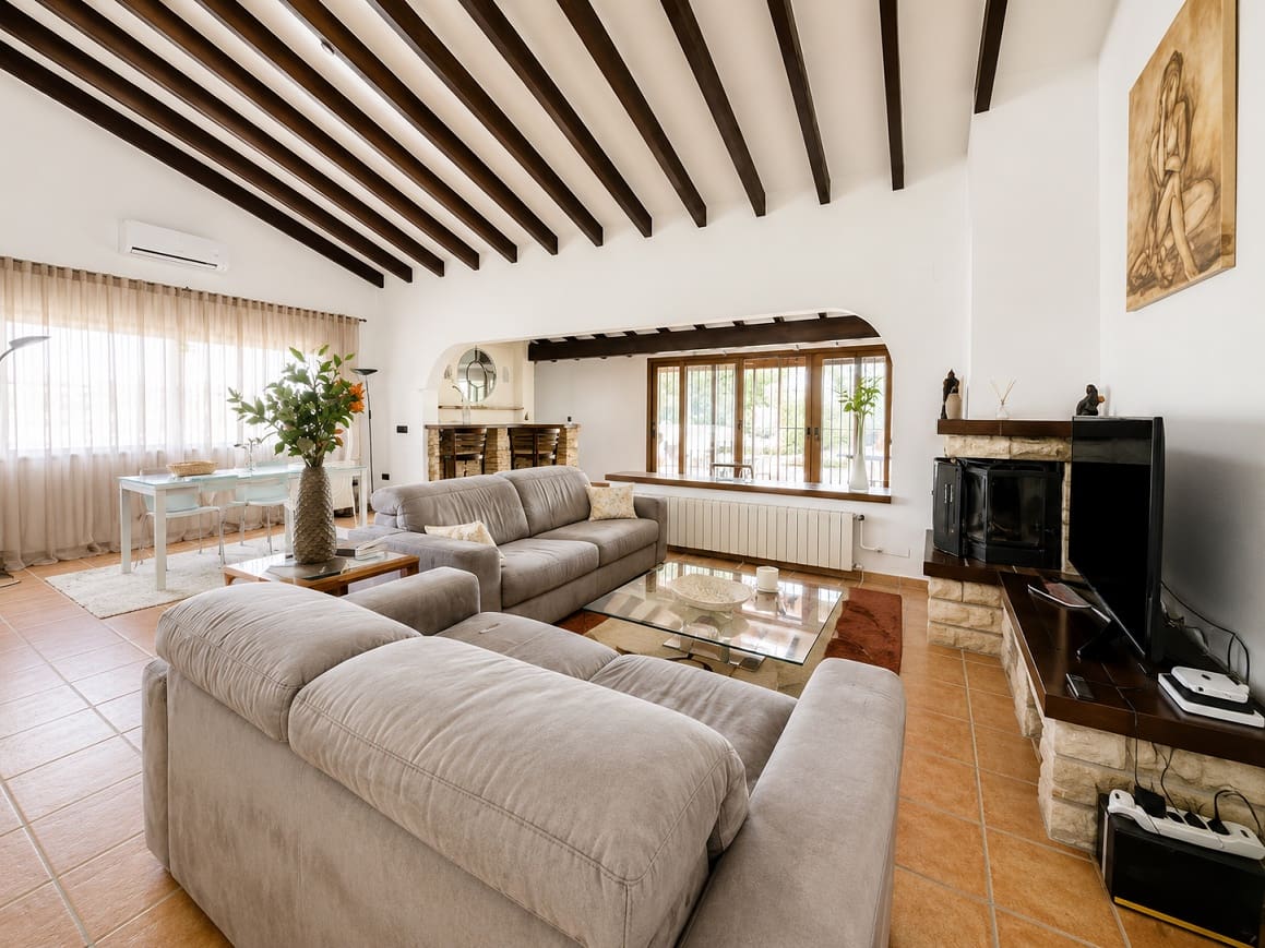 7 quarto Moradia para arrendar em La Nucia com piscina garagem - 3 800 € (Ref: 10005032)