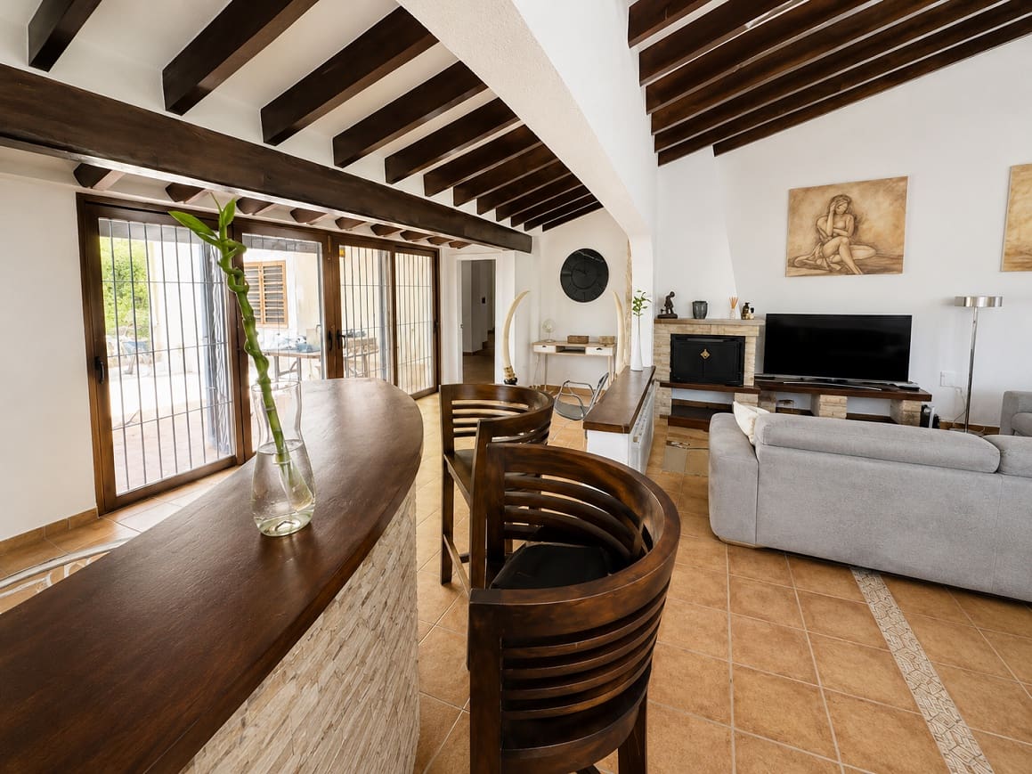 7 quarto Moradia para arrendar em La Nucia com piscina garagem - 3 800 € (Ref: 10005032)