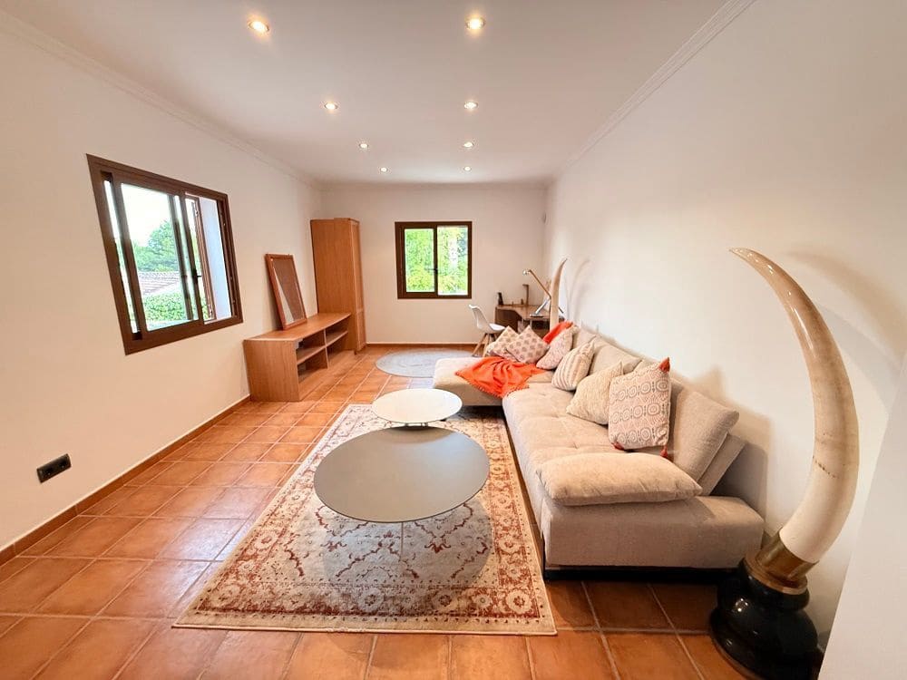 7 slaapkamer Villa te huur in La Nucia met zwembad garage - € 3.800 (Ref: 10005032)
