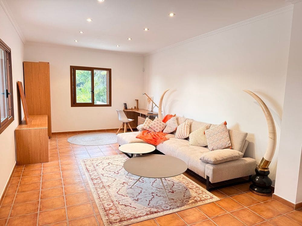 7 slaapkamer Villa te huur in La Nucia met zwembad garage - € 3.800 (Ref: 10005032)