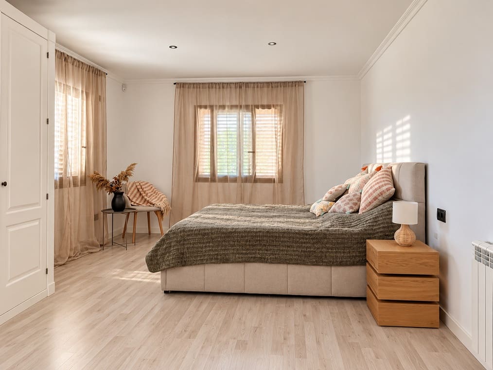 7 slaapkamer Villa te huur in La Nucia met zwembad garage - € 3.800 (Ref: 10005032)