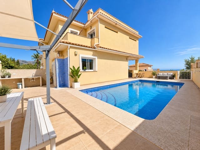 Chalet de 5 habitaciones en Altea en venta con piscina garaje - 649.900 € (Ref: 10080456)