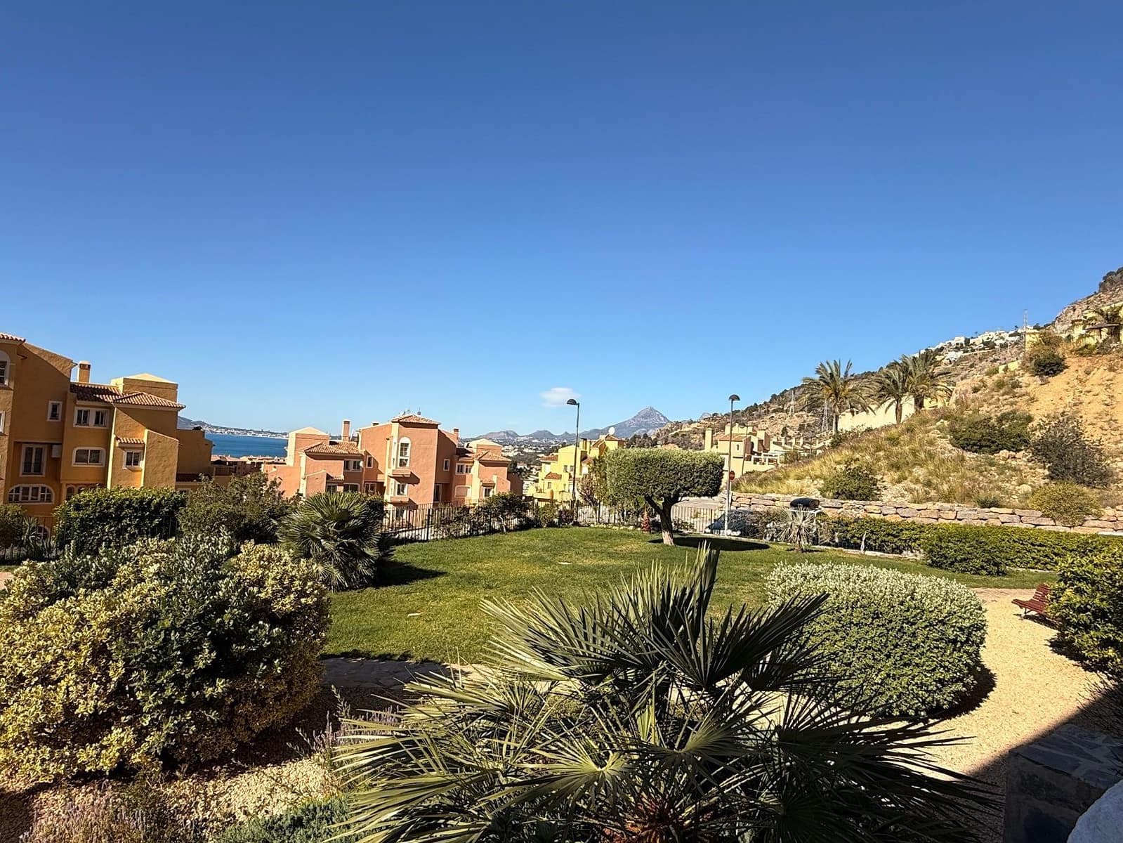 2 bedroom Apartment for holiday rental in Altea with pool garage - € 980 (Ref: 10132398)