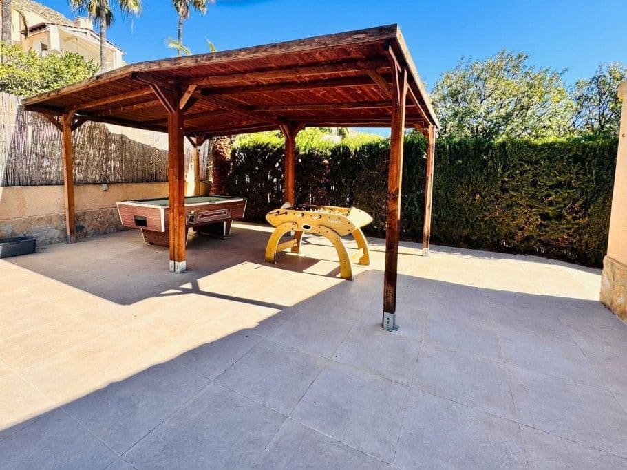 4 chambre Villa/Maison à vendre à El Campello avec piscine garage - 1 195 000 € (Ref: 10160970)