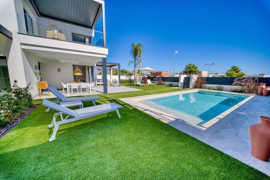 4 soveværelse Villa til salg i La Nucia med swimmingpool garage - € 1.186.000 (Ref: 10182491)