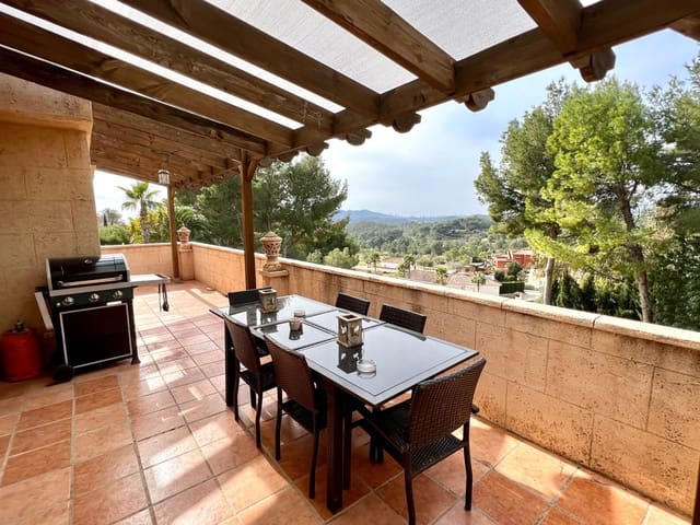 4 sypialnia Willa na sprzedaż w Alhama Springs, Altea z basenem garażem - 636 000 € (Ref: 3134282)