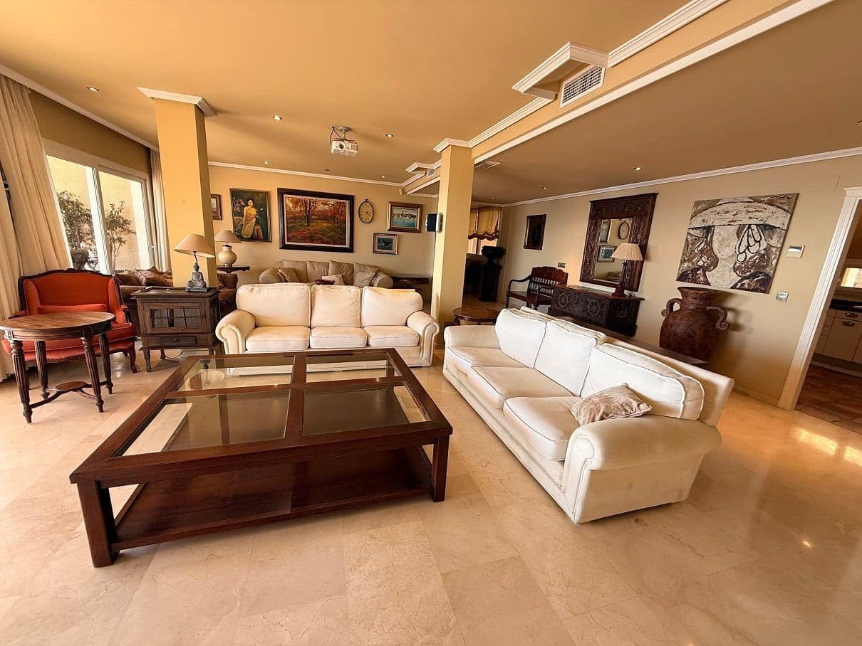 4 bedroom Apartment for rent in Altea with pool garage - € 2,600 (Ref: 3474208)