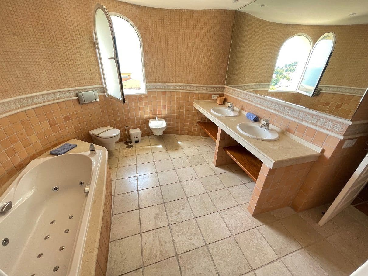4 slaapkamer Villa te huur in Altea met zwembad garage - € 3.900 (Ref: 4044051)