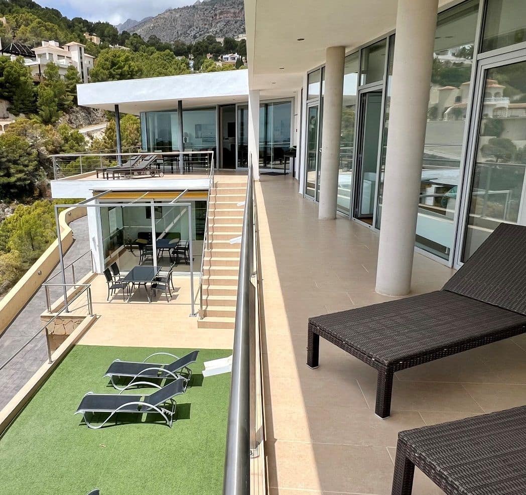6 bedroom Villa for sale in Altea with pool garage - € 1,799,000 (Ref: 4699280)