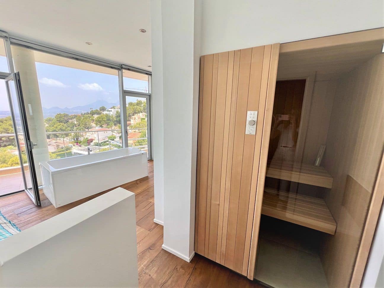 6 bedroom Villa for sale in Altea with pool garage - € 1,799,000 (Ref: 4699280)