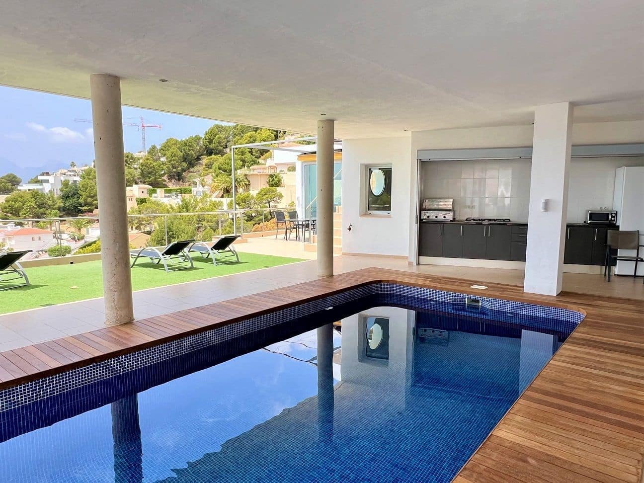 6 bedroom Villa for sale in Altea with pool garage - € 1,799,000 (Ref: 4699280)