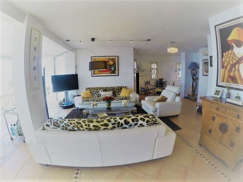 3 bedroom Villa for sale in Altea with pool garage - € 850,000 (Ref: 4701303)