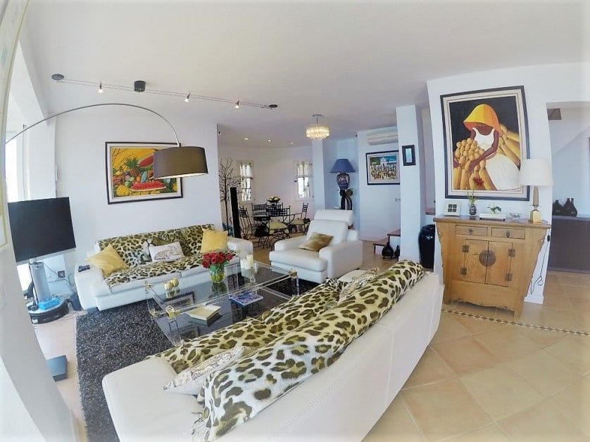 3 bedroom Villa for sale in Altea with pool garage - € 850,000 (Ref: 4701303)