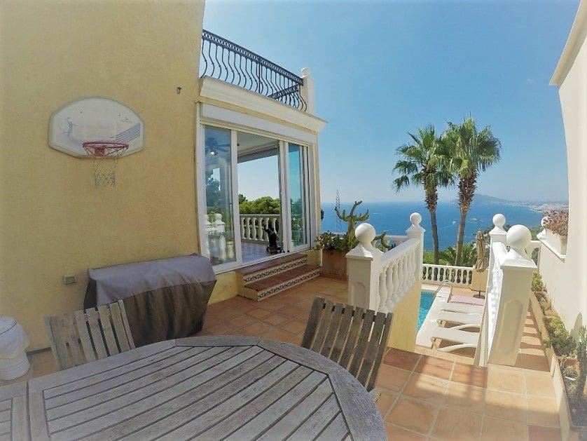 3 bedroom Villa for sale in Altea with pool garage - € 850,000 (Ref: 4701303)