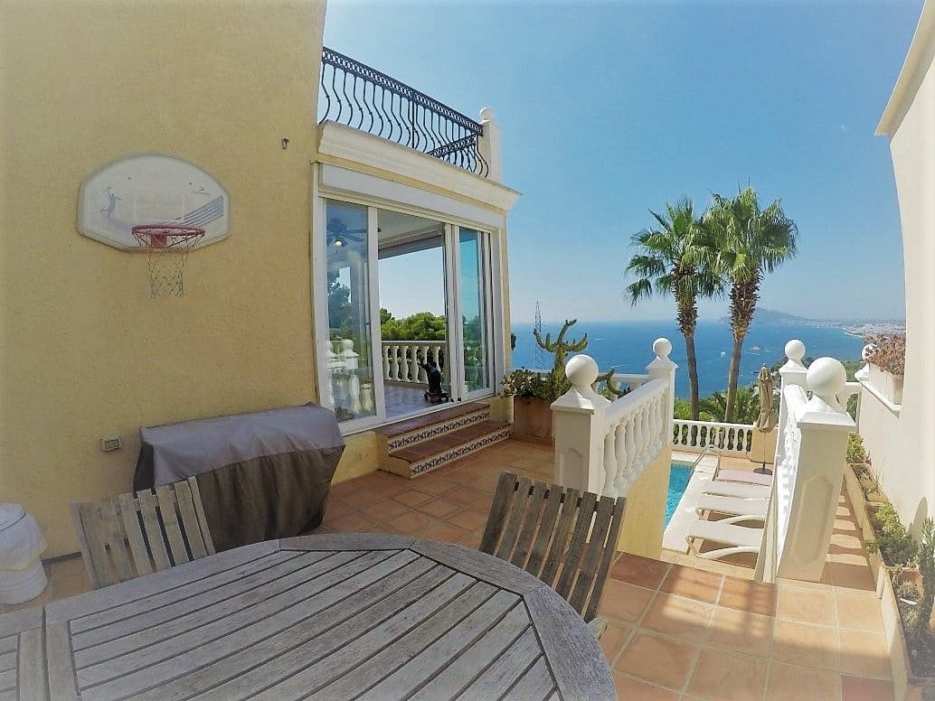 3 bedroom Villa for sale in Altea with pool garage - € 850,000 (Ref: 4701303)