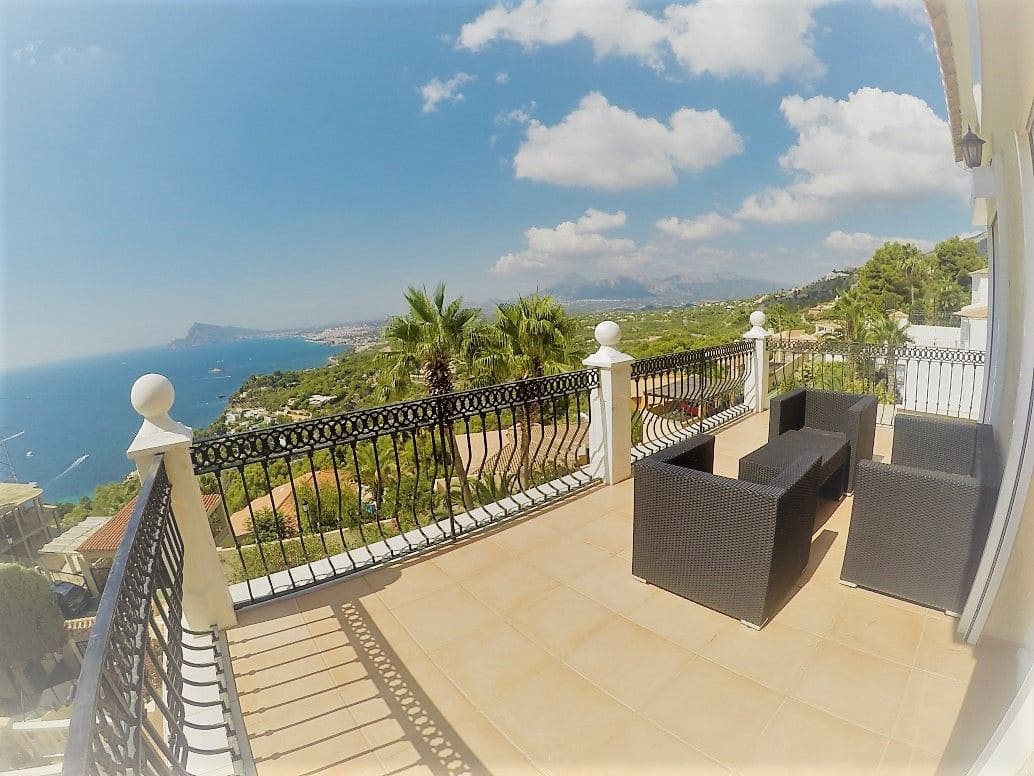 3 bedroom Villa for sale in Altea with pool garage - € 850,000 (Ref: 4701303)