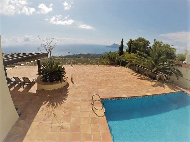 4 bedroom Villa for sale in Altea with pool garage - € 1,300,000 (Ref: 4823413)