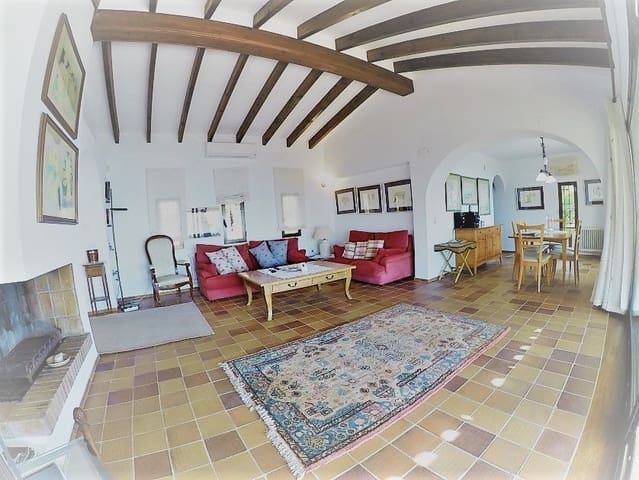 4 bedroom Villa for sale in Altea with pool garage - € 1,300,000 (Ref: 4823413)