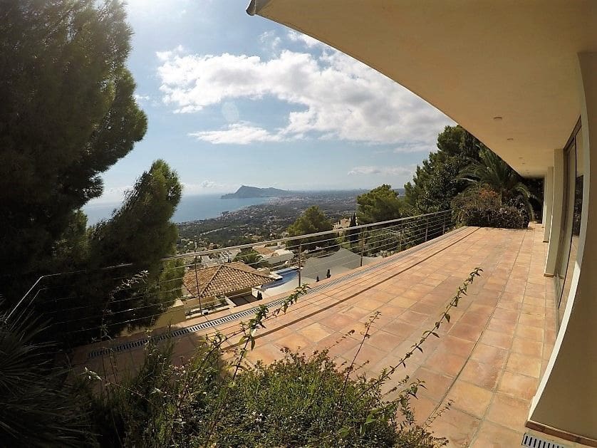 4 bedroom Villa for sale in Altea with pool garage - € 1,300,000 (Ref: 4823413)