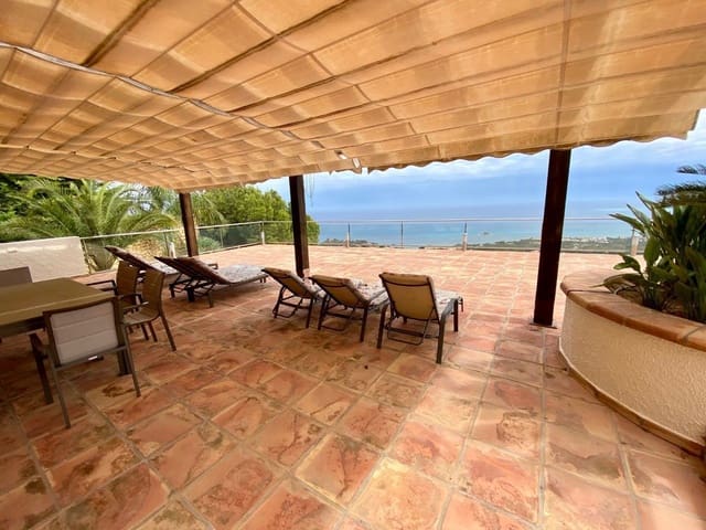 4 bedroom Villa for sale in Altea with pool garage - € 1,300,000 (Ref: 4823413)