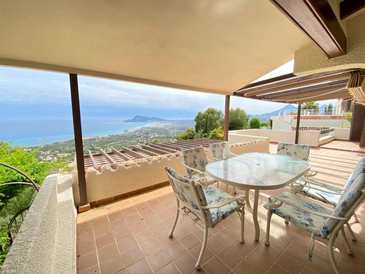 4 bedroom Villa for sale in Altea with pool garage - € 1,300,000 (Ref: 4823413)